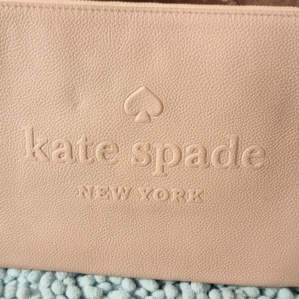 NWT Kate Spade Blush Rose Clutch Bag, WKRU5144 larchmont Avenue Logo